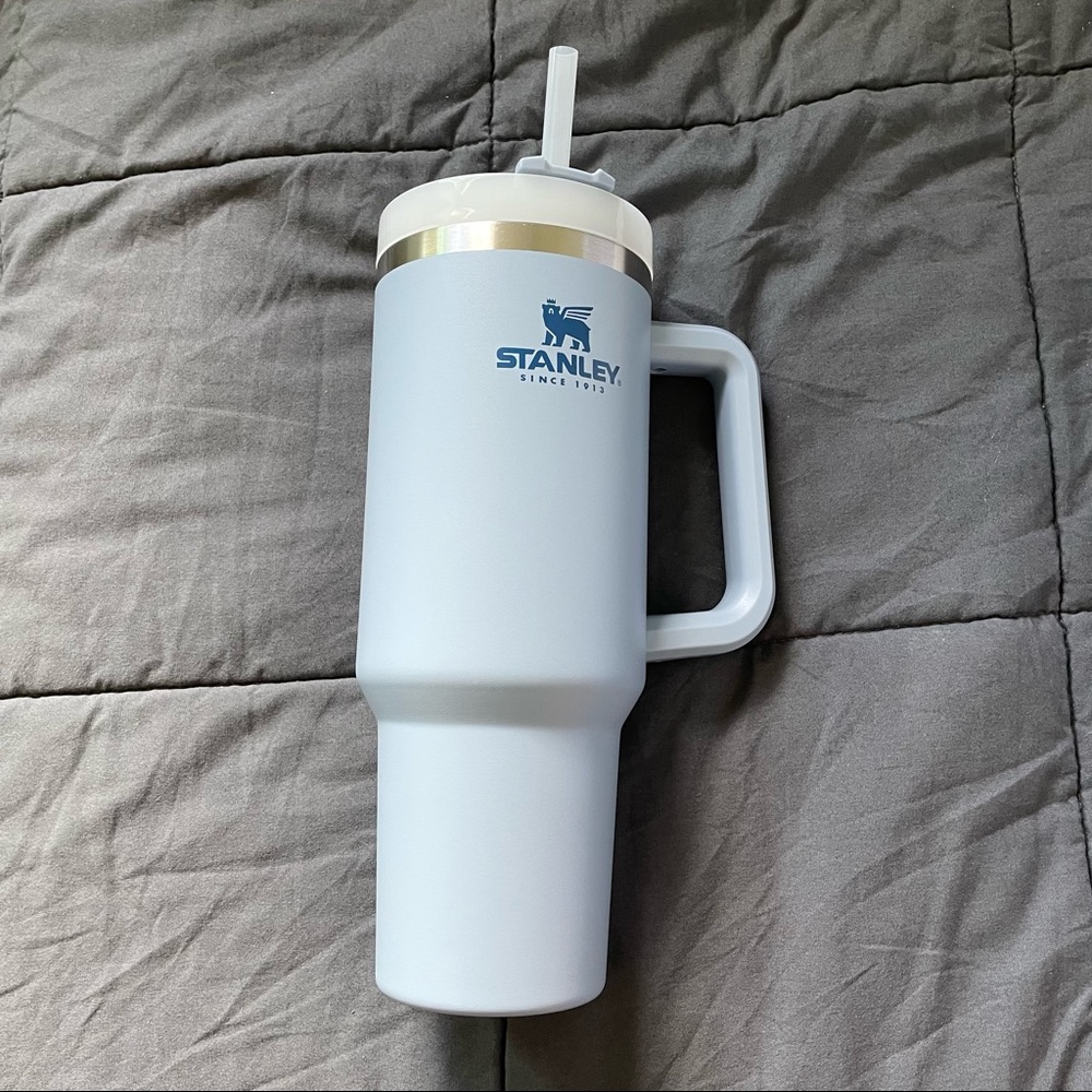 NEW! Stanley Adventure Quencher Travel Tumbler 40oz Chambray Blue